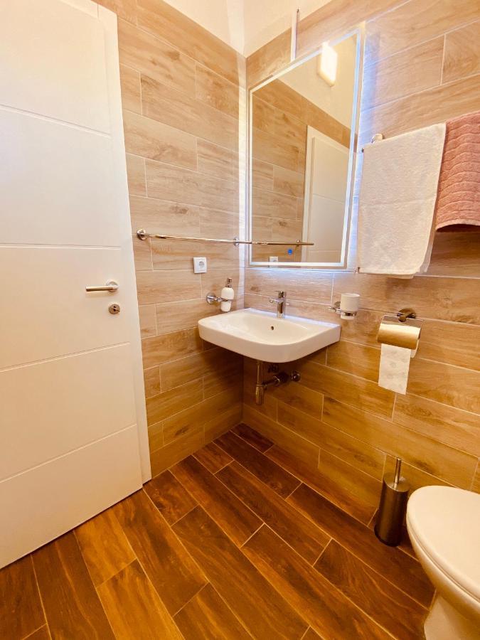 Apartment Elena Donji Okrug  Buitenkant foto
