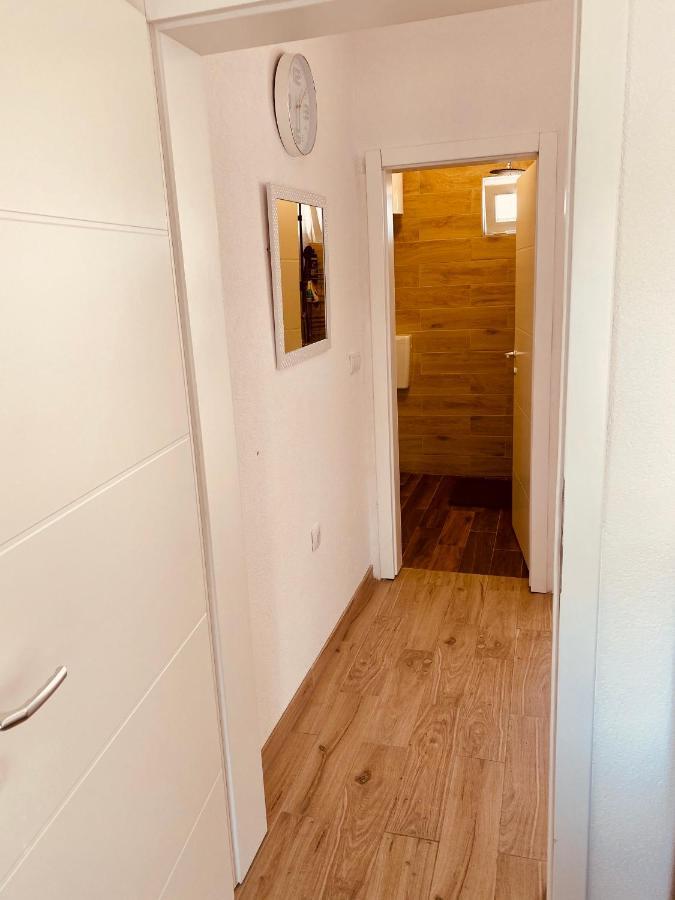 Apartment Elena Donji Okrug  Buitenkant foto