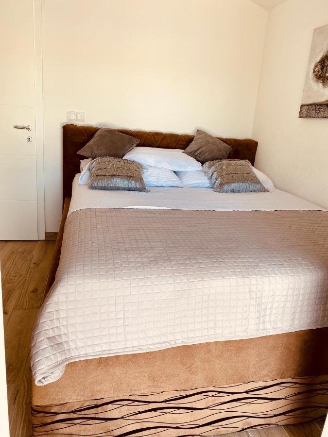 Apartment Elena Donji Okrug  Buitenkant foto