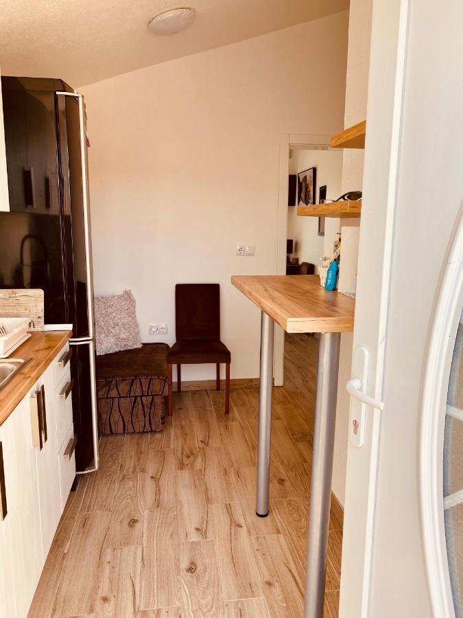 Apartment Elena Donji Okrug  Buitenkant foto